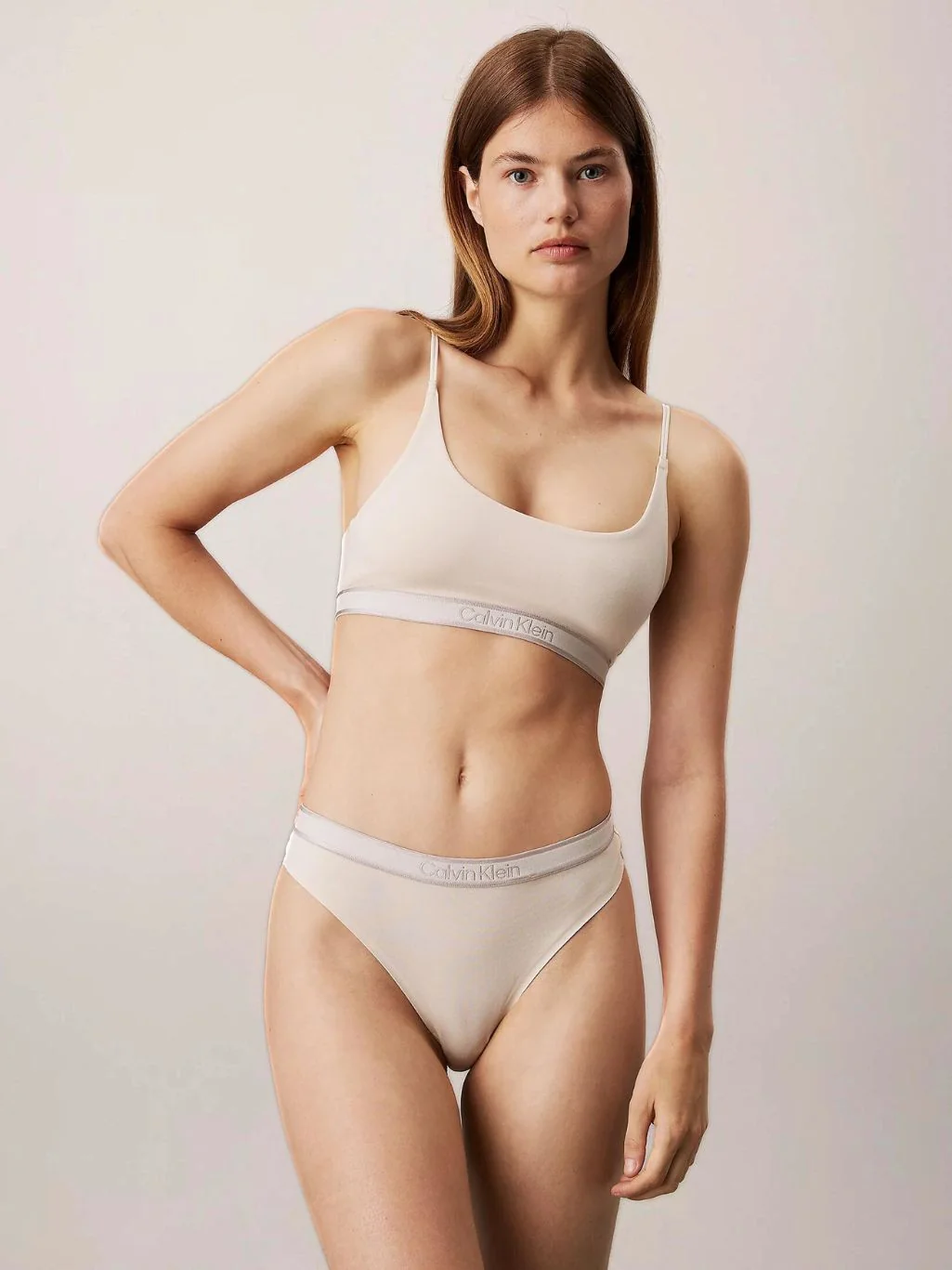 Women New Stone Logo Thong, Sandshell - Image 7