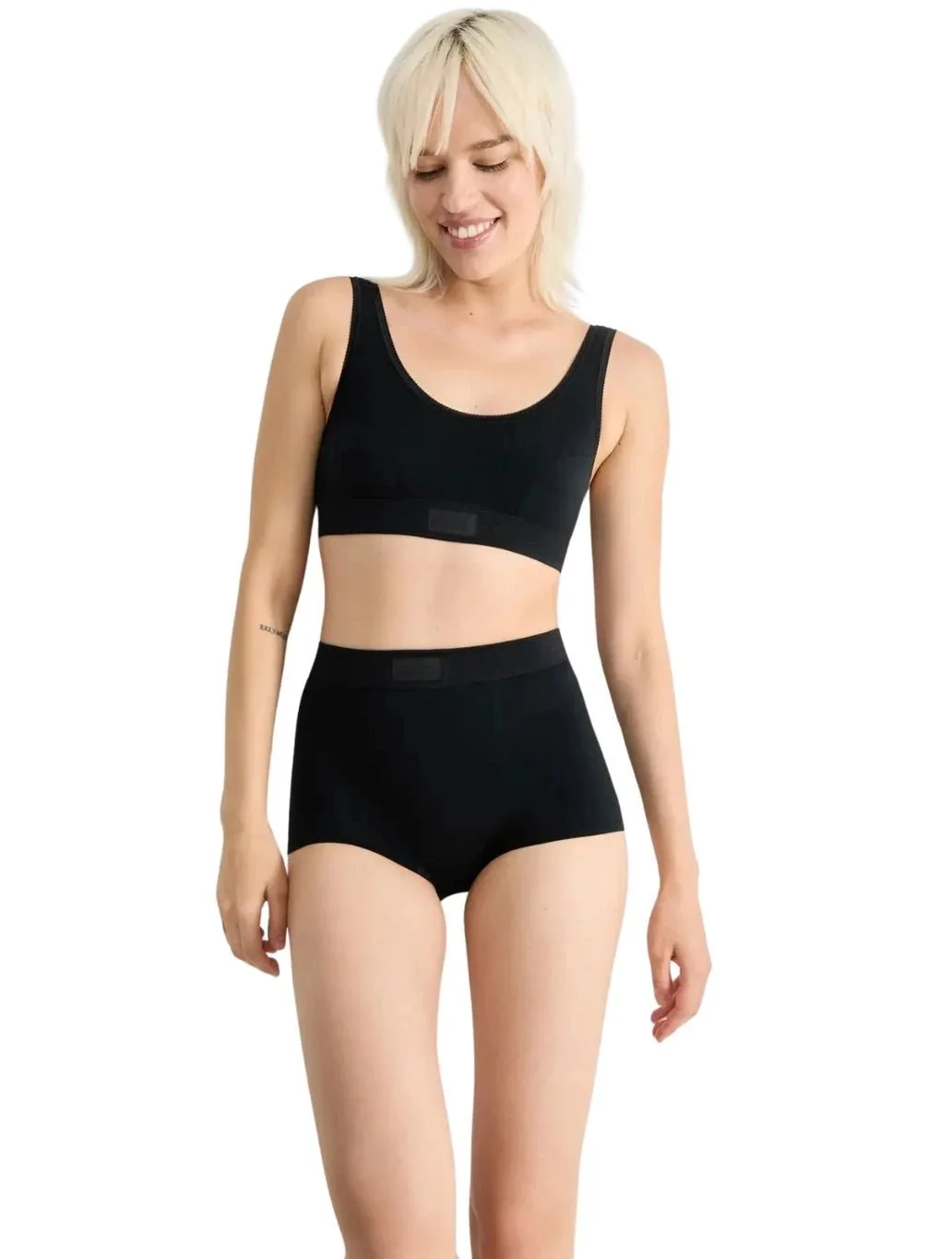 Double Comfort Boy Short, Black - Image 7