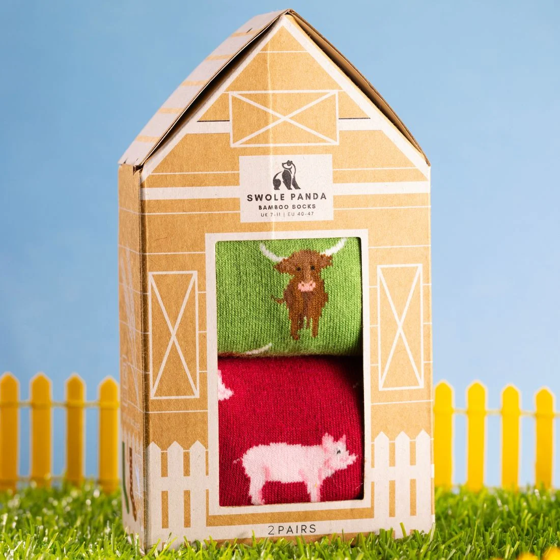 2-Pack Highland Cows & Pigs Bamboo Socks Gift Box, Red/Green