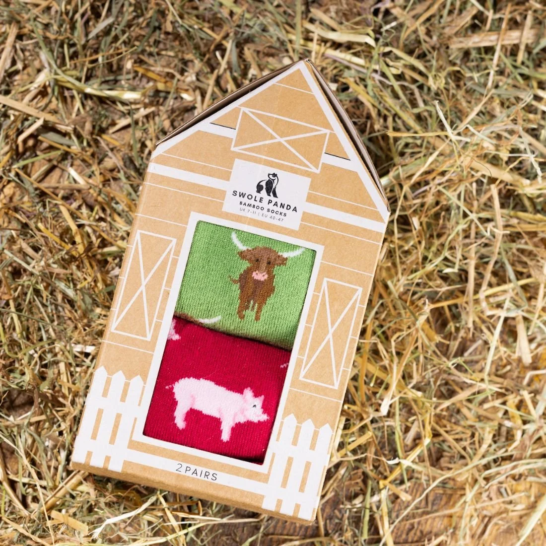 2-Pack Highland Cows & Pigs Bamboo Socks Gift Box, Red/Green - Image 2