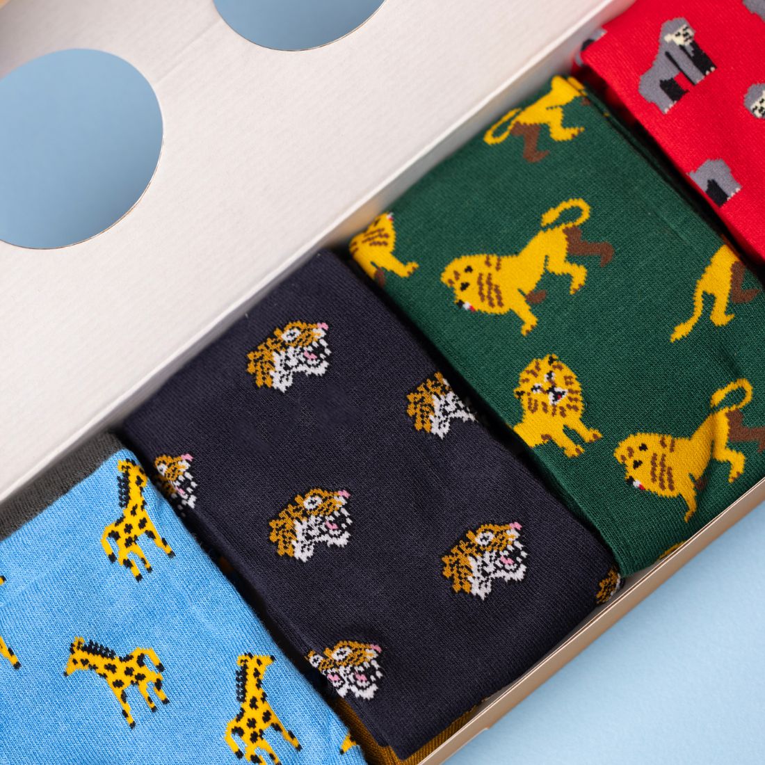 4-Pack Zoo Animals Bamboo Socks Gift Box, Red/Green/Blue/Navy - Image 3
